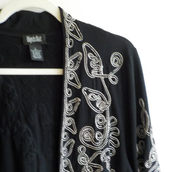 Jacket - Large - Black White Embroidery - Short Sleeve - Open  (463) - Picture 2 of 6